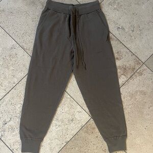 360 Cashmere Jogger Pants Olive